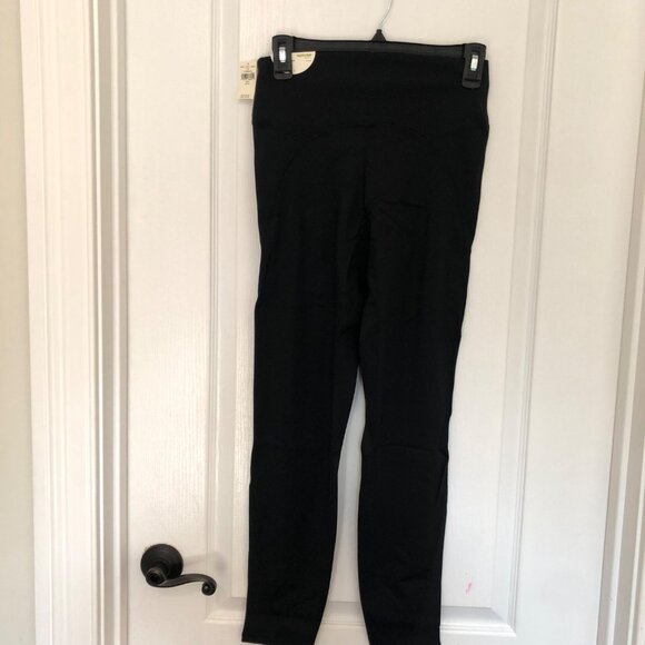 Offline By Aerie Hi-Rise Black Leggings Size Large Nylon & Elastane Comfort NWT - Picture 8 of 11